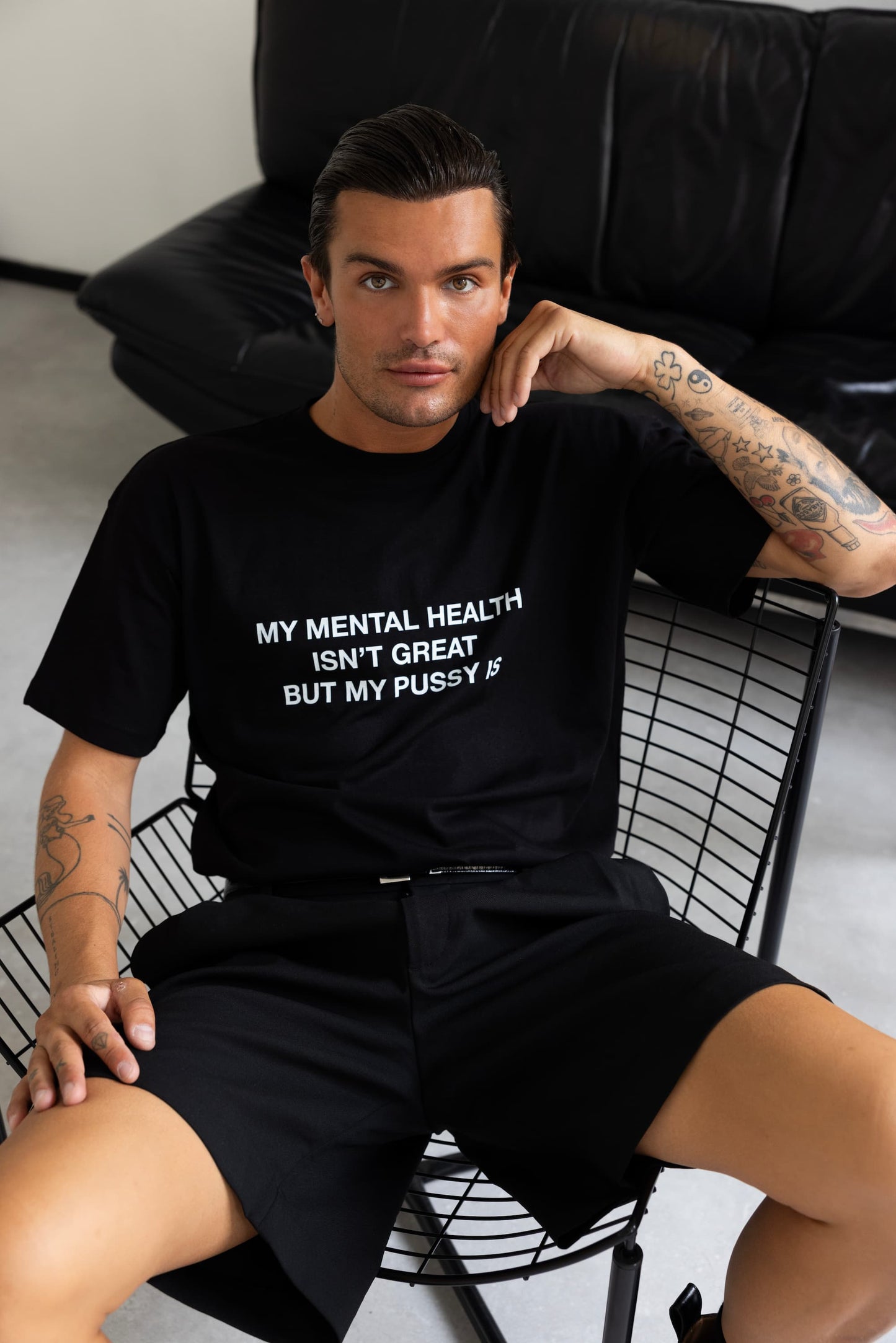MENTAL HEALTH TEE BLACK